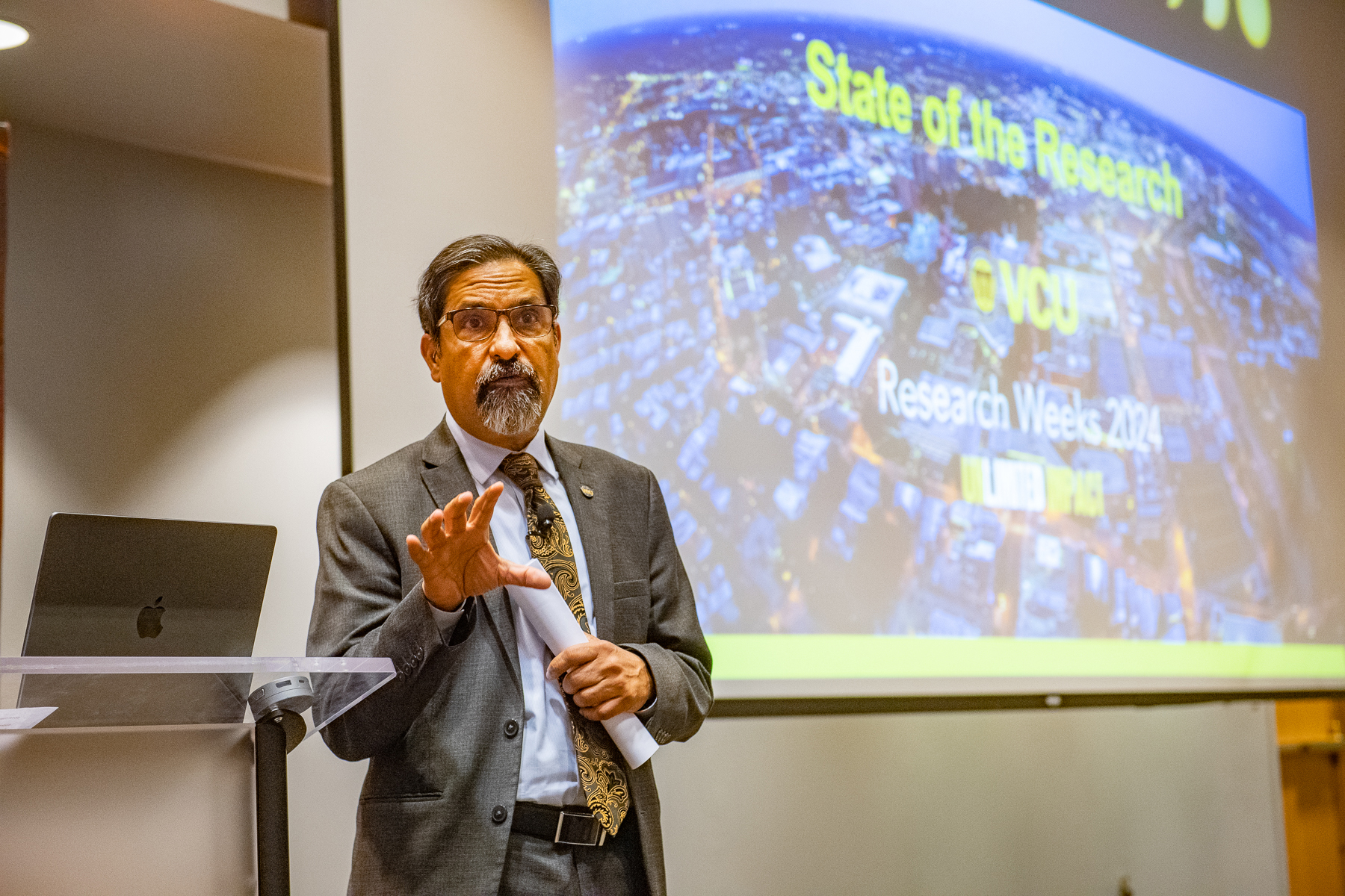 Dr. Rao giving the SOTR address